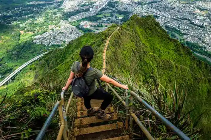 Stairway To Heaven Hike In Hawaii: The Epic Haiku Stairs